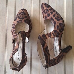 NWT Lifestride Giovanna Animal Print Kitten Heel Ankle Strap Pumps